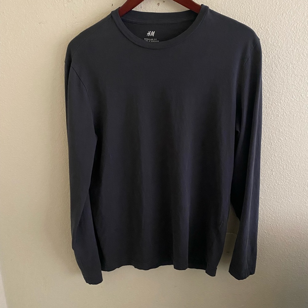 H&M Mens gray longsleeve shirt. M
